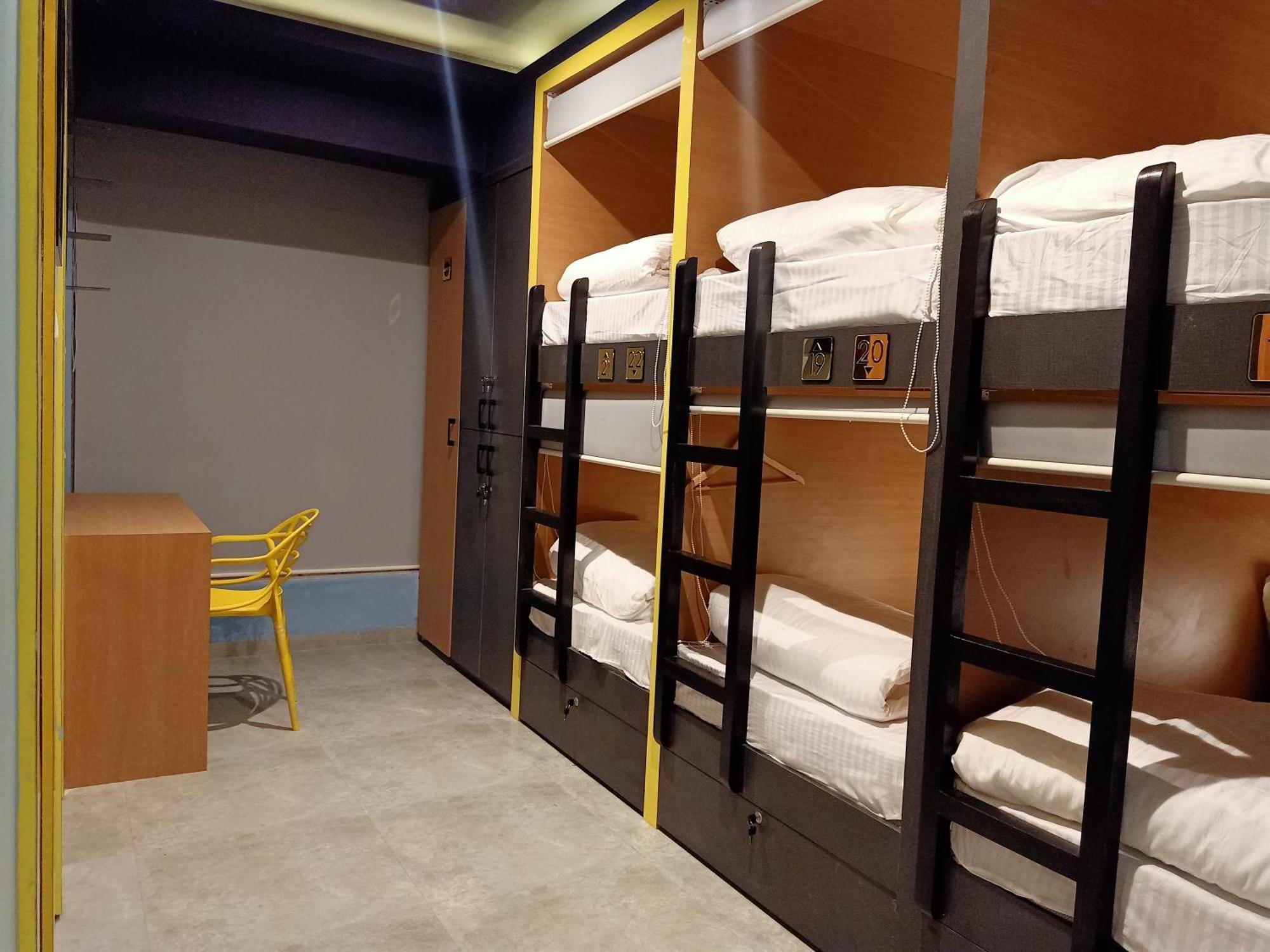 Stay Villa Hostel For Male And Female Mumbai  Buitenkant foto