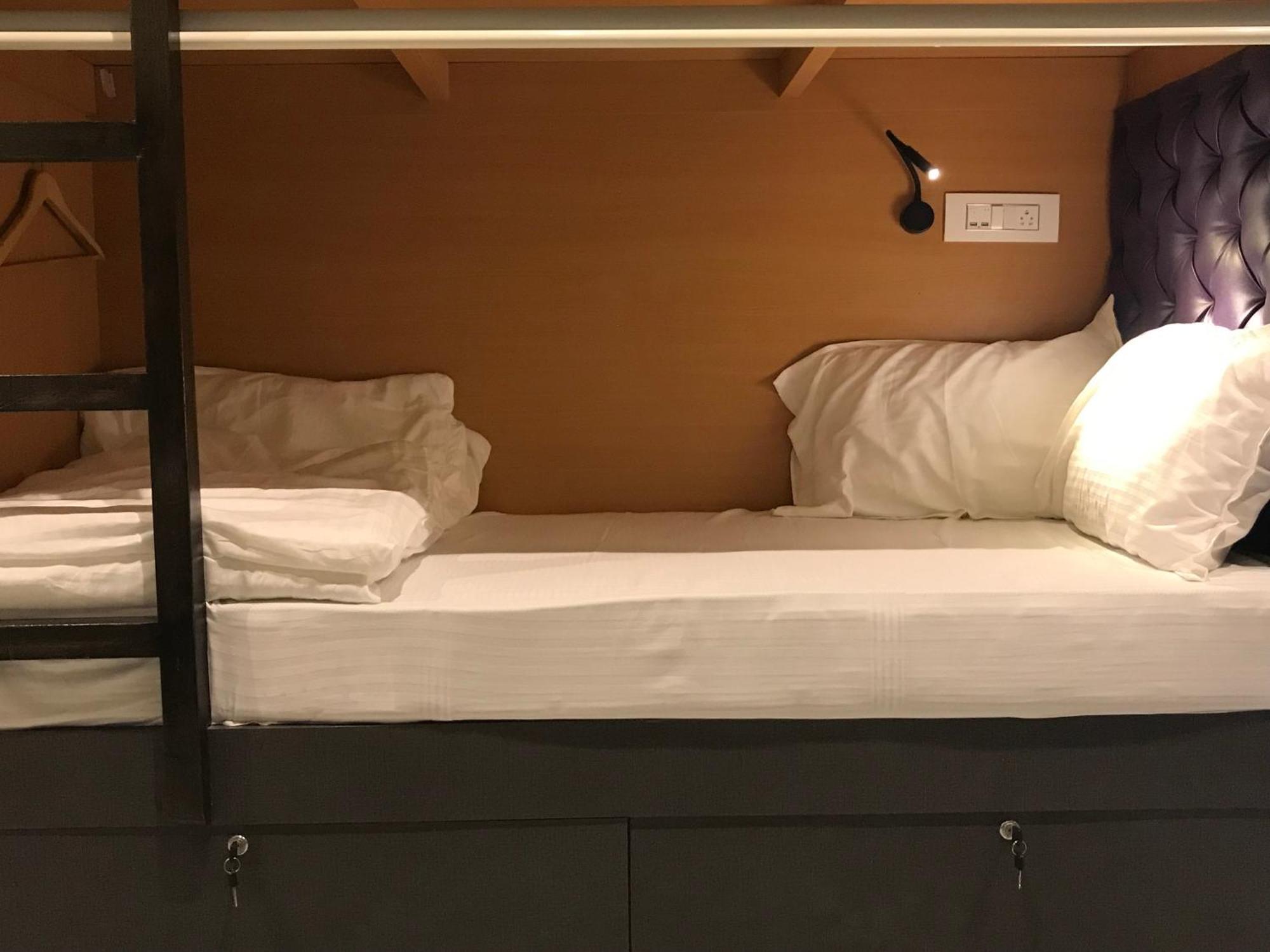 Stay Villa Hostel For Male And Female Mumbai  Buitenkant foto