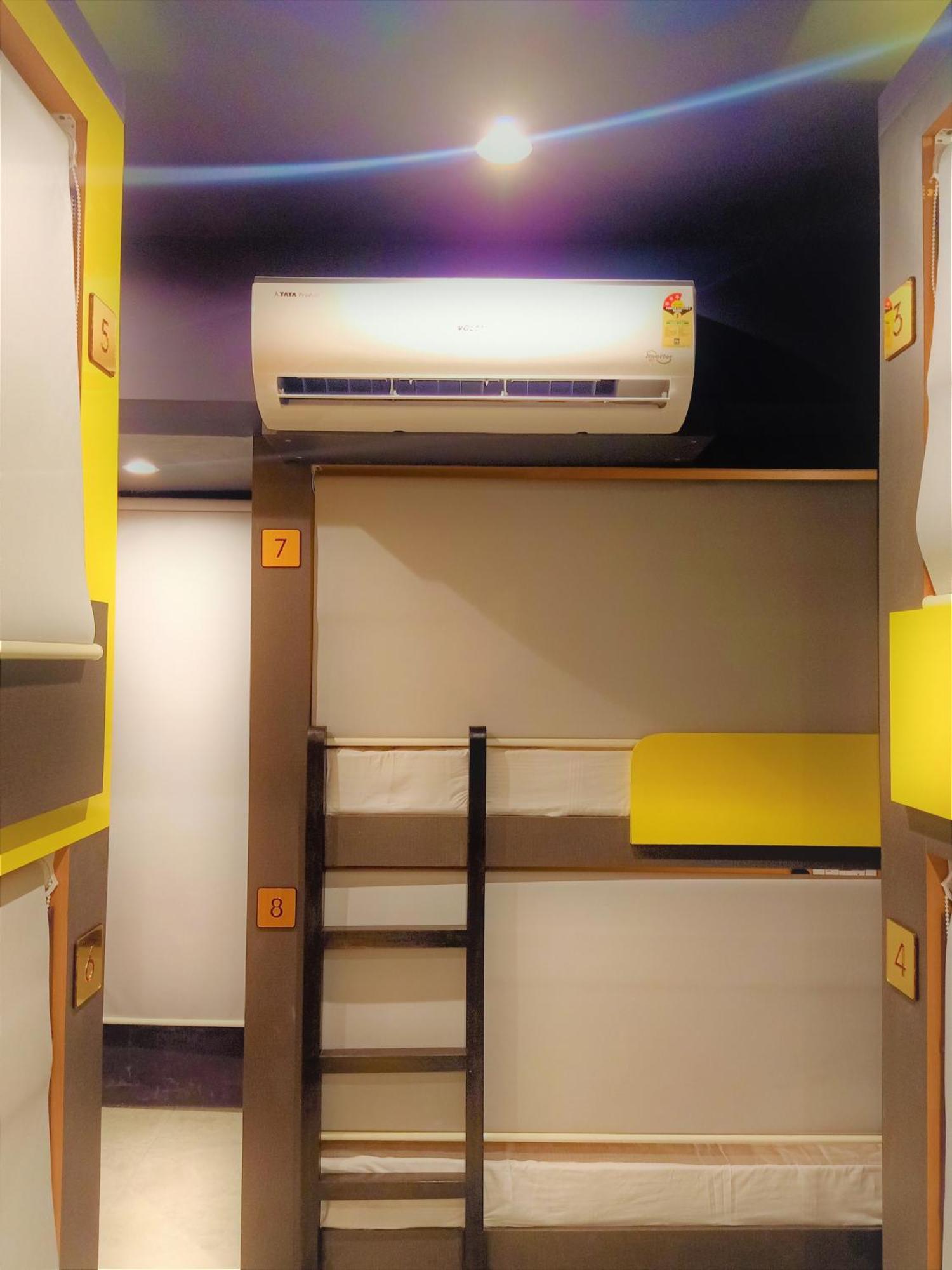 Stay Villa Hostel For Male And Female Mumbai  Buitenkant foto