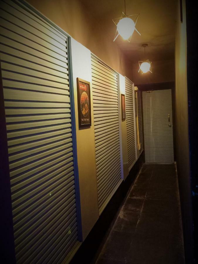 Stay Villa Hostel For Male And Female Mumbai  Buitenkant foto