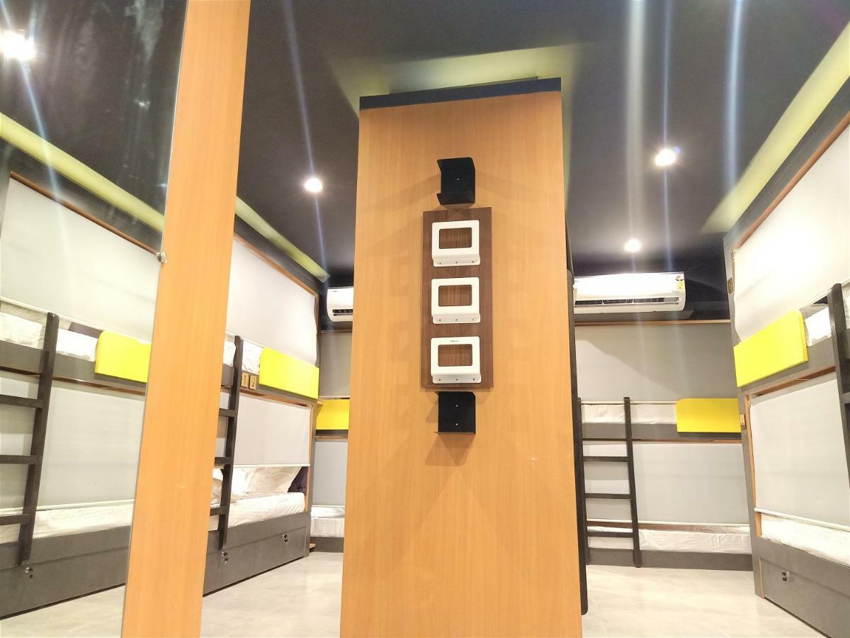 Stay Villa Hostel For Male And Female Mumbai  Buitenkant foto