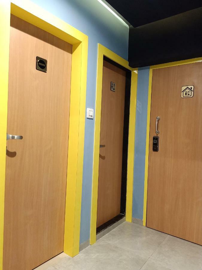Stay Villa Hostel For Male And Female Mumbai  Buitenkant foto