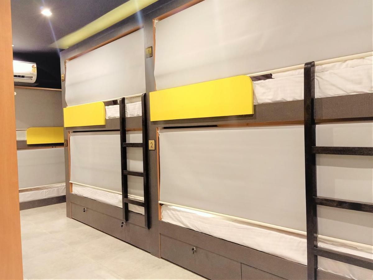 Stay Villa Hostel For Male And Female Mumbai  Buitenkant foto