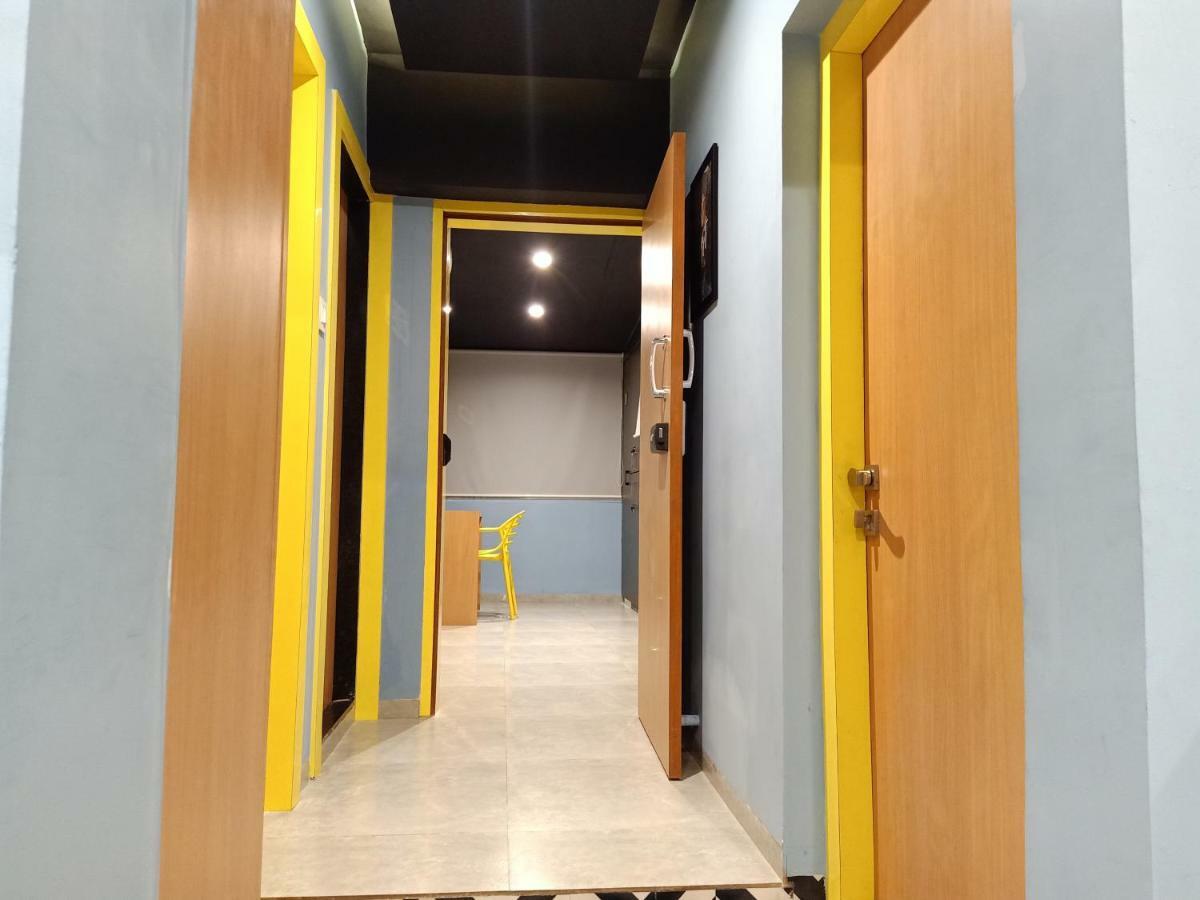 Stay Villa Hostel For Male And Female Mumbai  Buitenkant foto